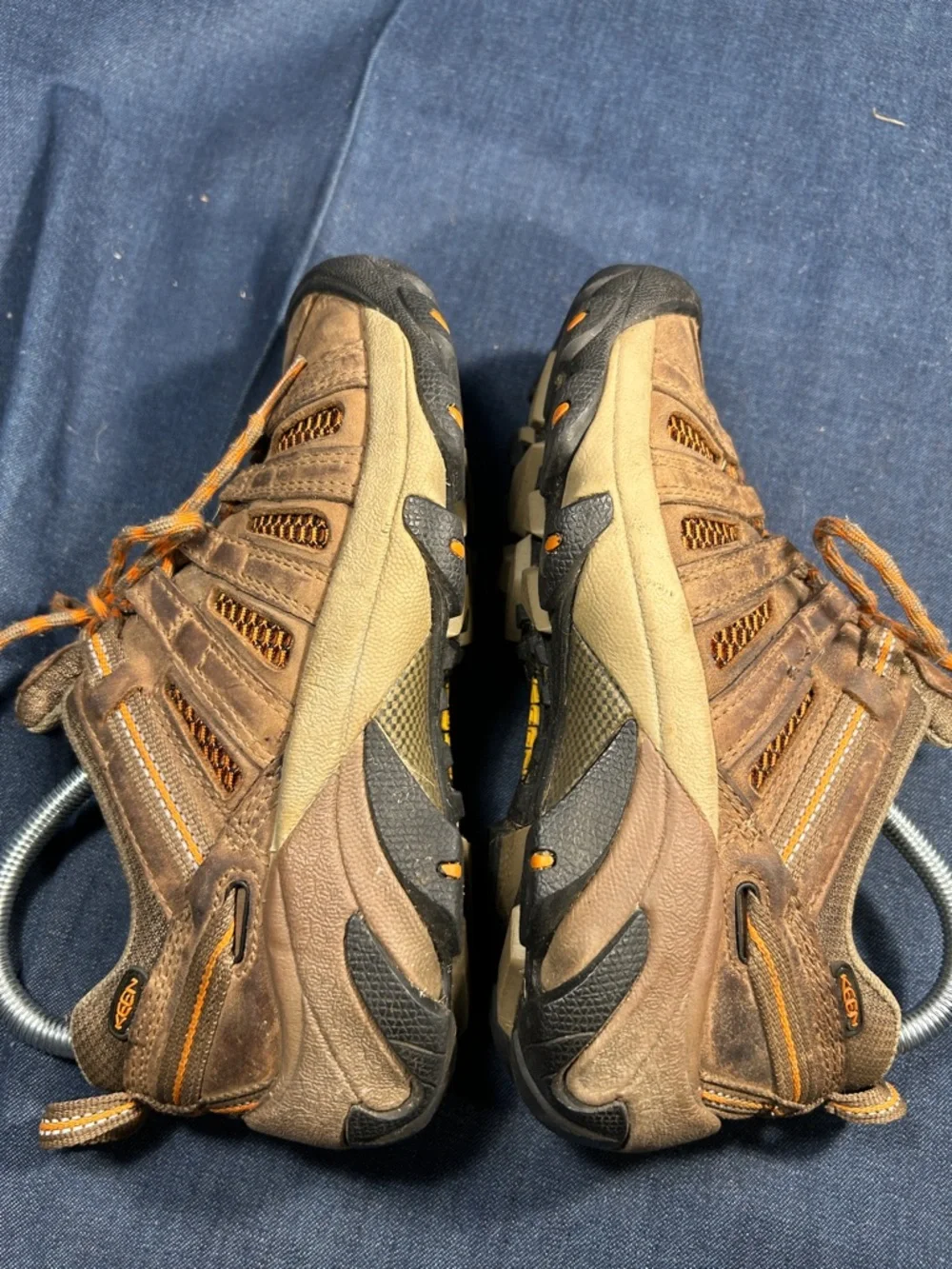 Keen leather lace up hiking shoes